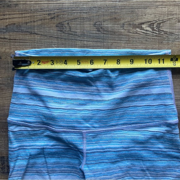 Lululemon Wunder Under Crop III Space Dye Twist Lullaby Ray Women’s Size 6 - Picture 3 of 9